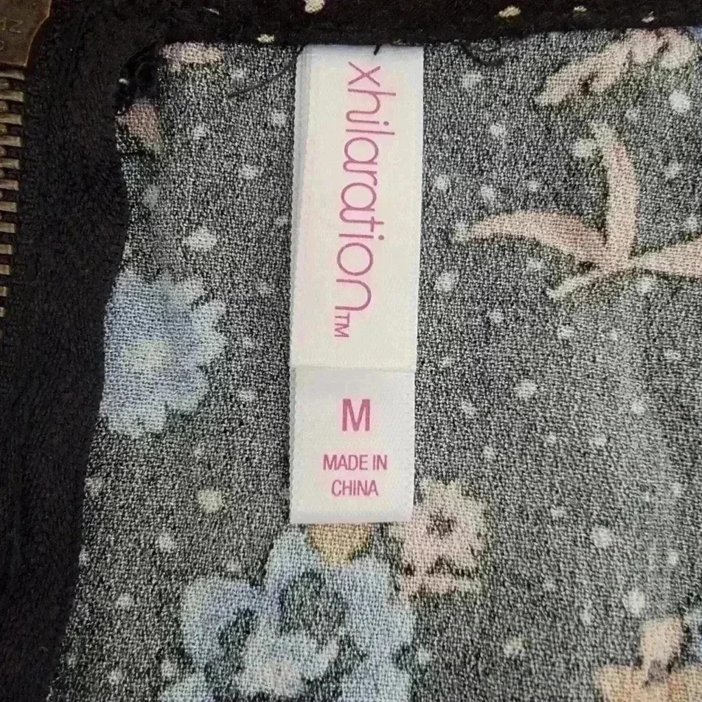 Xhilaration Floral faux wrap dress nwot Size Medium - Picture 5 of 6